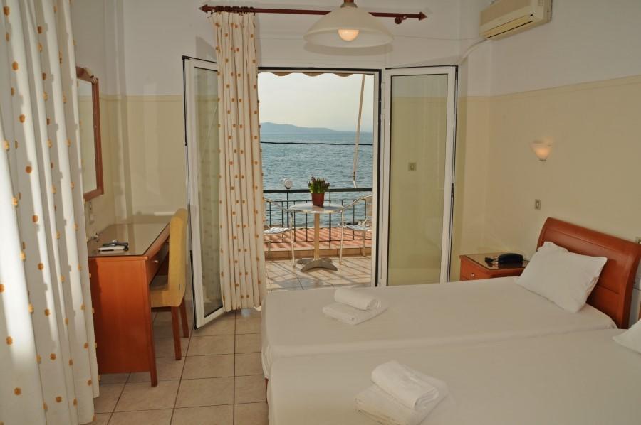 Delfini Hotel Theologos  Room photo